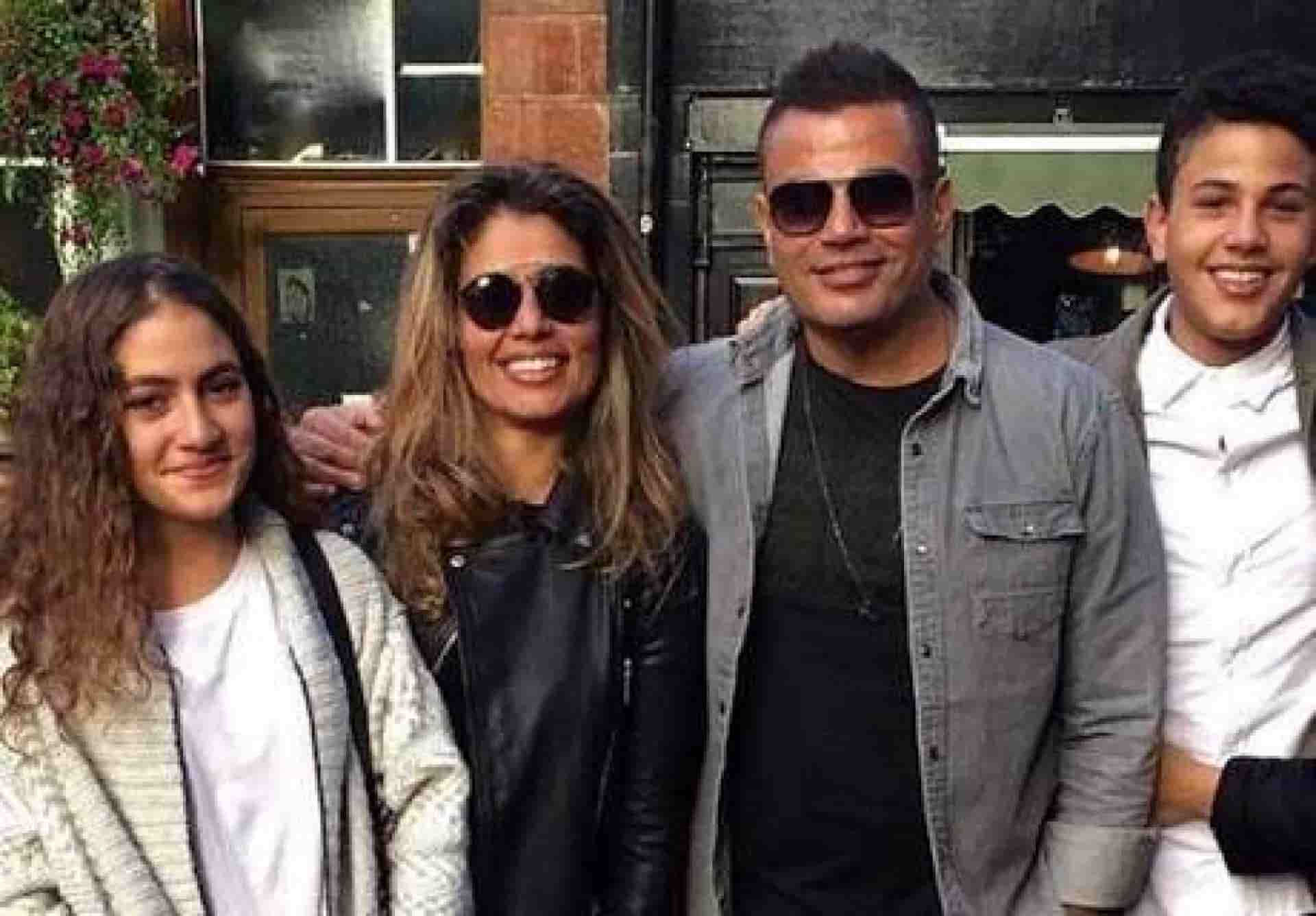 Image of Amr Diab with his wife, Zinah Ashour, and their kids