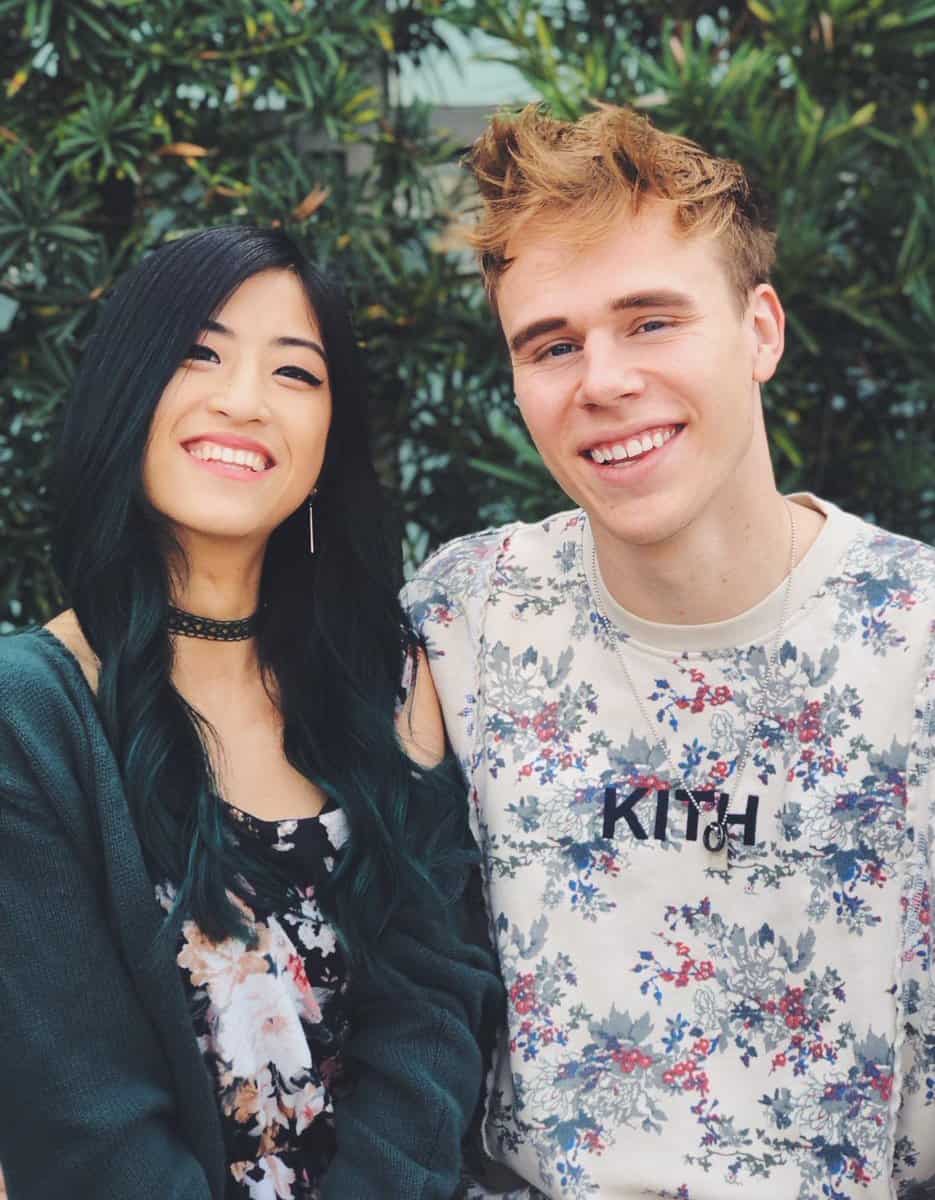 Image of Blaustoise with his girlfriend, Tea Chang