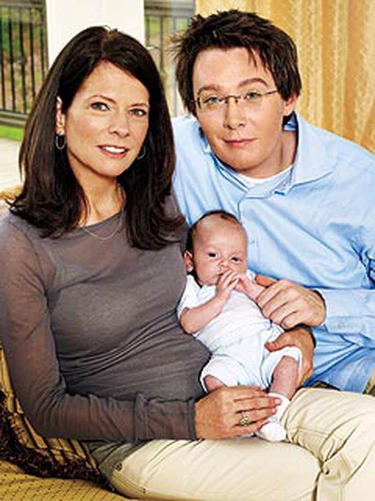 Image of Clay Aiken with his co-parent Jaymes Foster-Levy, and their son, Parker Foster Aiken