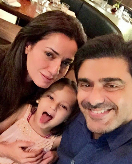 Image of Neelam Kothari with her husband, Samir Soni, with their daughter, Ahana Soni